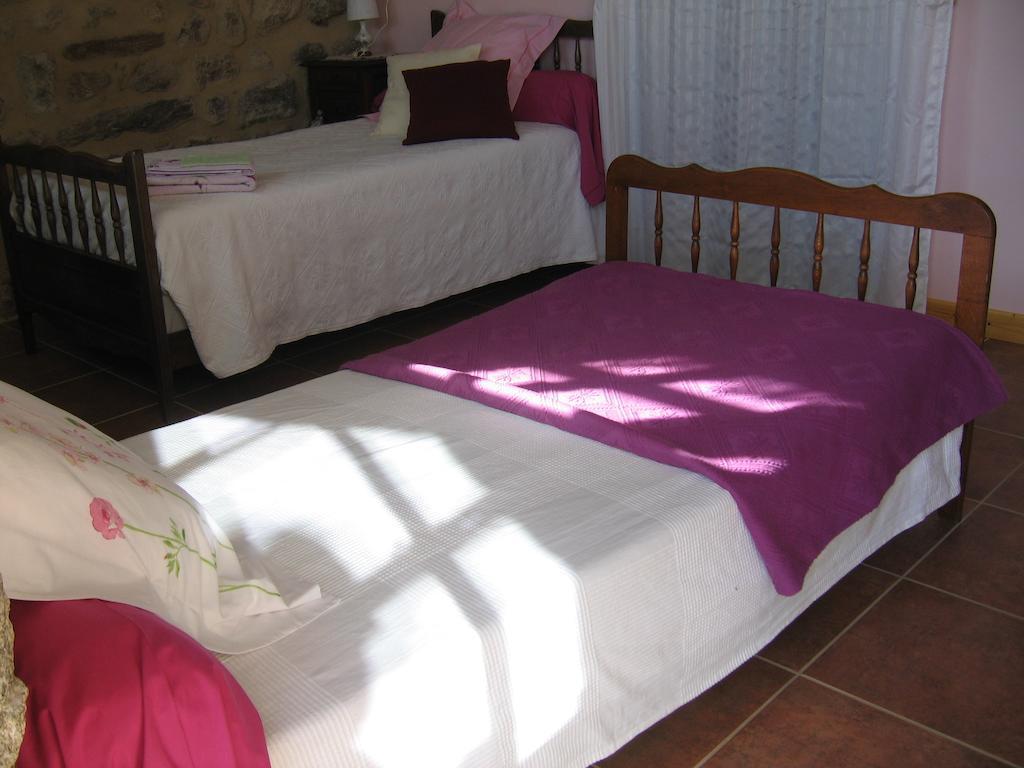 Bed and Breakfast La Ferme Des Genets Medeyrolles Номер фото