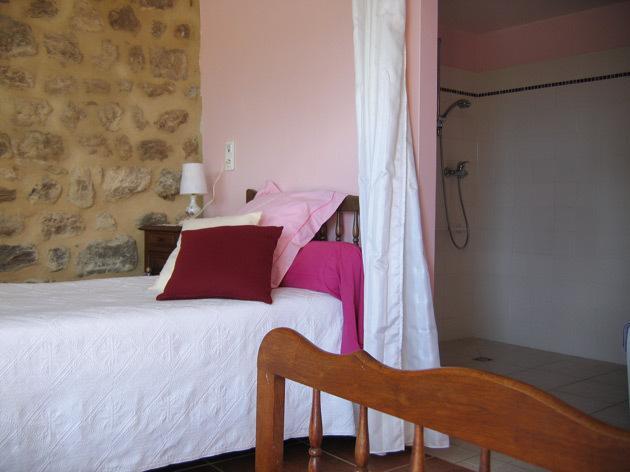 Bed and Breakfast La Ferme Des Genets Medeyrolles Номер фото